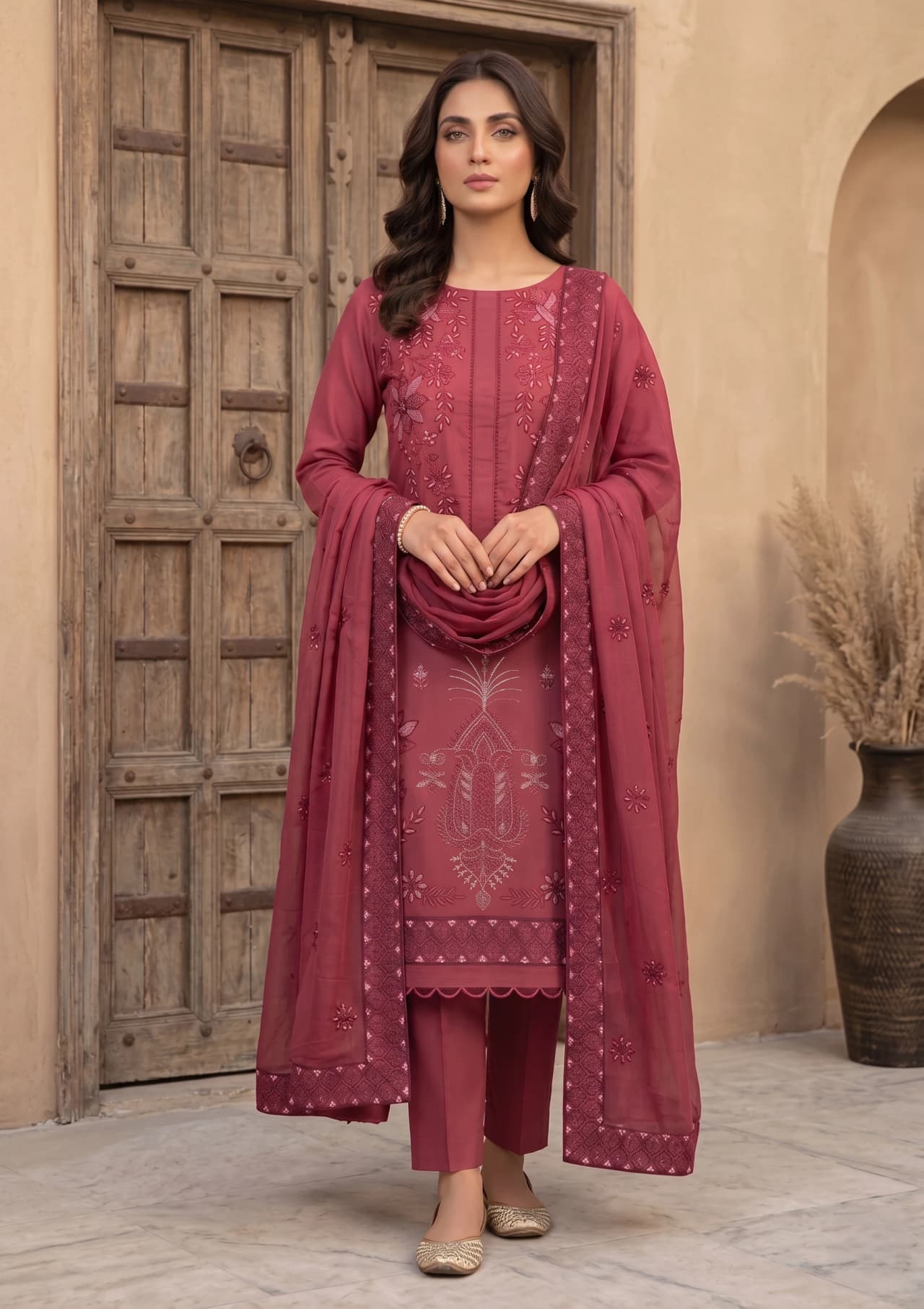 Delaya Delaya Nafees — Unstitched 3-Piece Embroidered Suit | Article 190